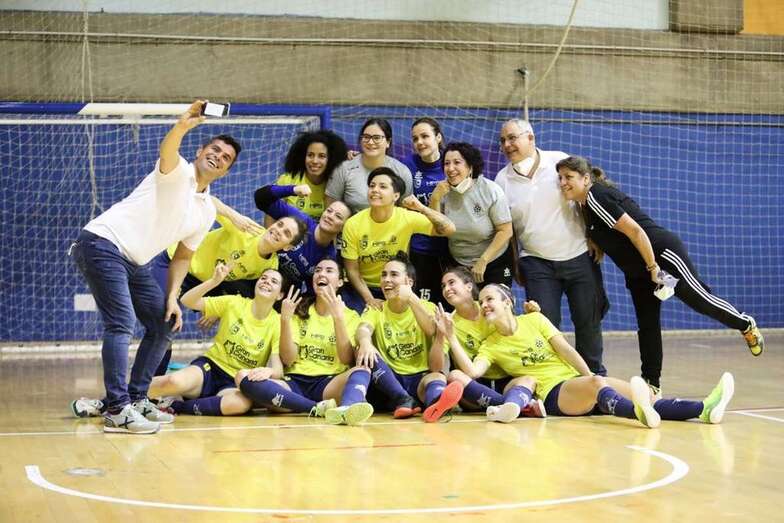 El equipo teldense festeja el triunfo de este sábado/TA.